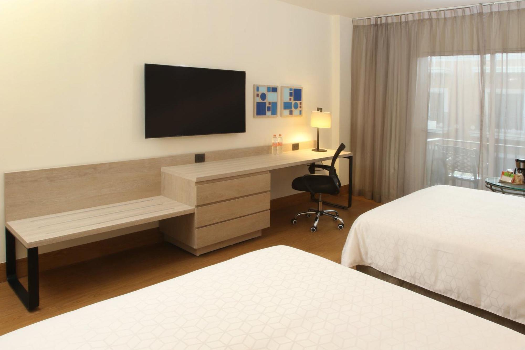Holiday Inn Express Monterrey Galerias-San Jeronimo By Ihg Exterior foto