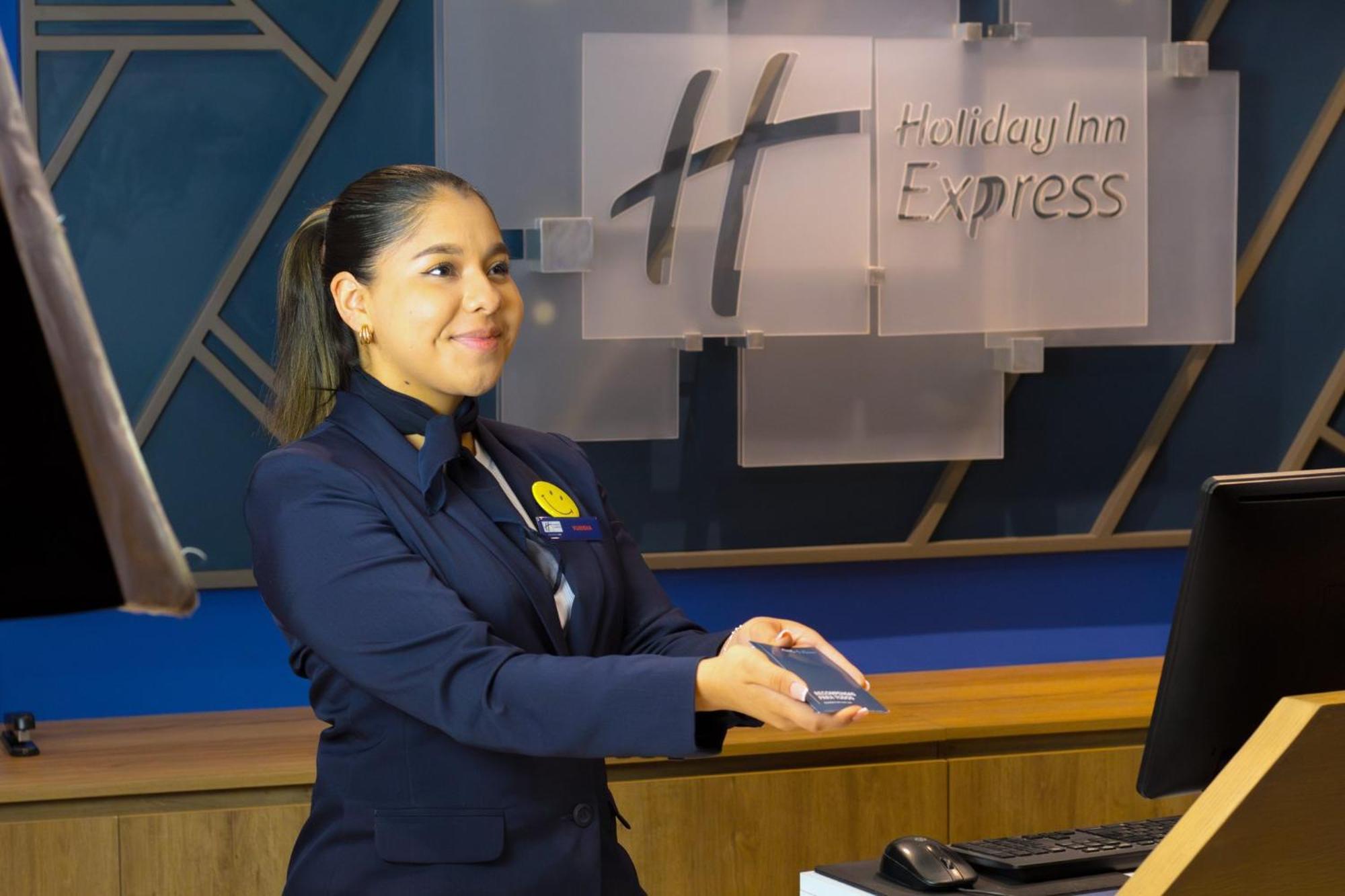 Holiday Inn Express Monterrey Galerias-San Jeronimo By Ihg Exterior foto