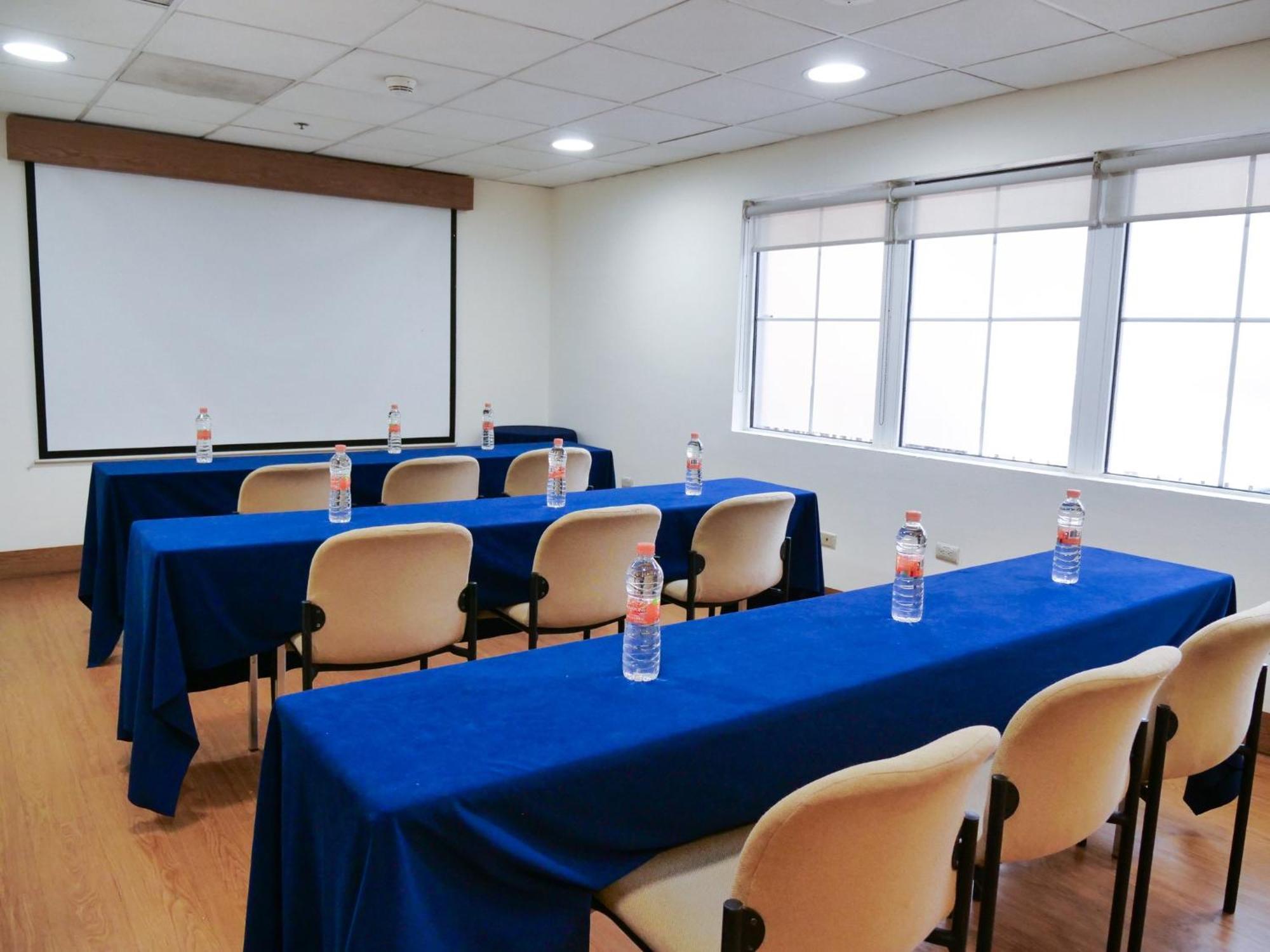 Holiday Inn Express Monterrey Galerias-San Jeronimo By Ihg Exterior foto